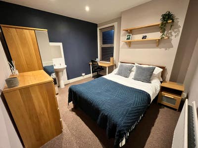 Double Room (Bills Inc) RG1 - London Road  Main Photo