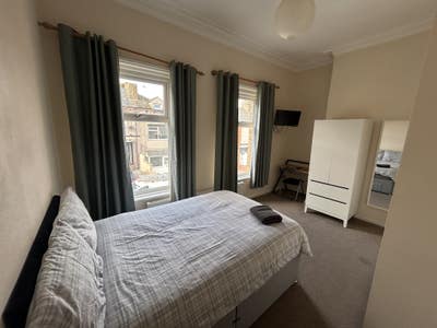 🏡 Modern 3-Bedroom HMO Property – Move-in Ready!  Main Photo