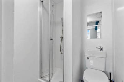 Large City Centre En-Suite Room with Study Area Main Photo