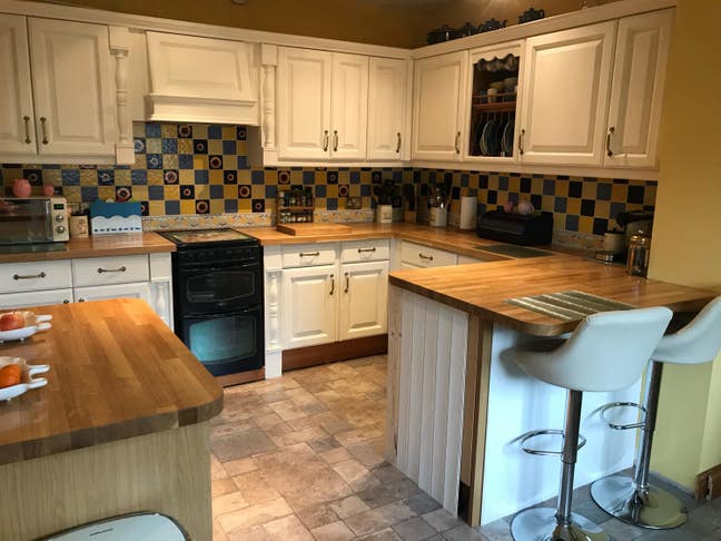 Double Bedroom with ensuite & lounge Main Photo