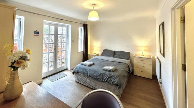 Peaceful Private Double En-suite Room Main Photo