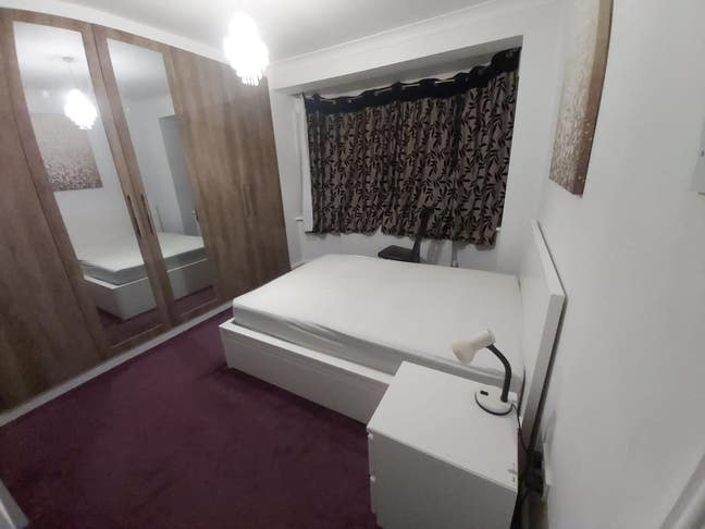 Large Double room in Gants Hill Main Photo