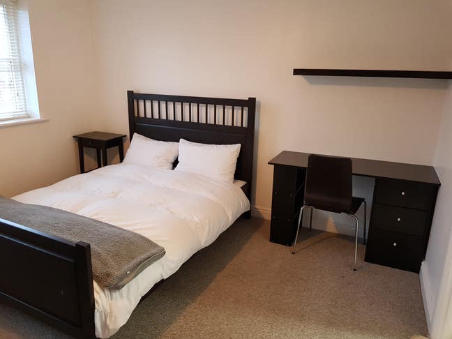 Ensuite double for 2 Professionals in Shared House Main Photo