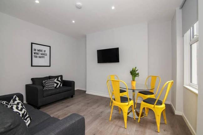 1 Double Room Available 05/12/2026! - L7 Area! Main Photo