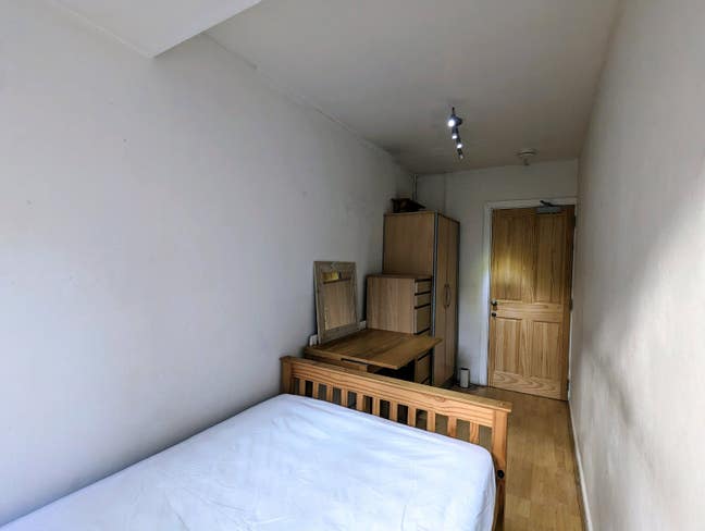 Double Room Bills Included for Female Student Main Photo
