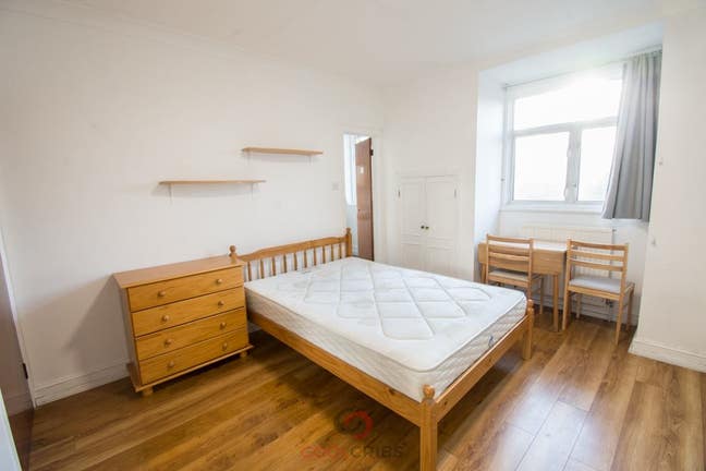 Studio in Warwick Road, Earls Court, London, SW5 Main Photo