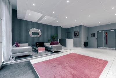 Lovely double room in a 2 bed 2 bath flat Main Photo