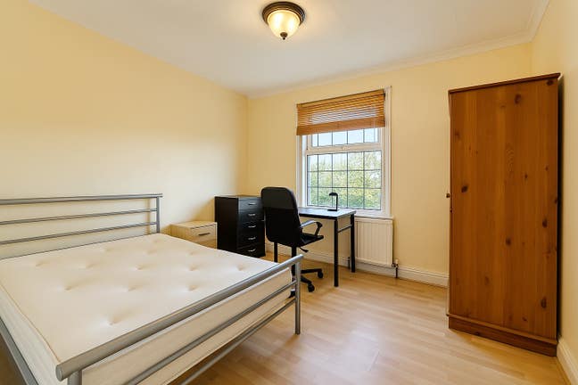 Good size double room in Stratrod Area/Forest Gate Main Photo