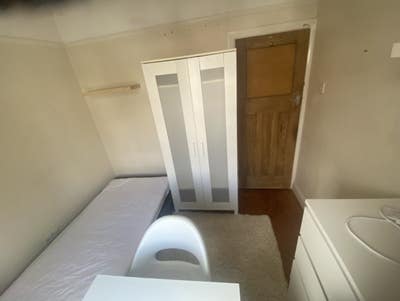 Single Room Available for rent now!  Main Photo
