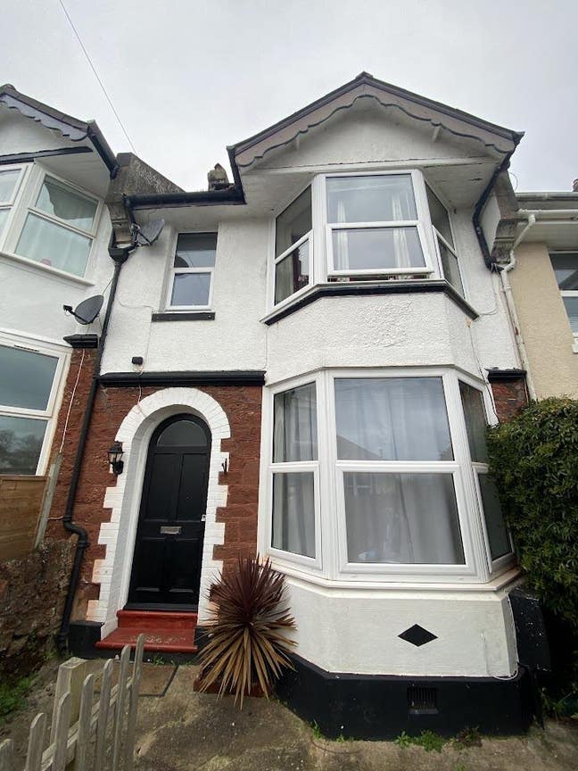 Modern House Share in Popular Location Main Photo