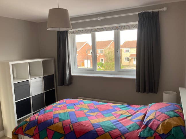 Nice room with own bathroom in quiet home  Main Photo