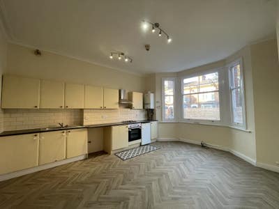🛠️ Newly Refurbished 1-Bed Flat – City Centre Main Photo
