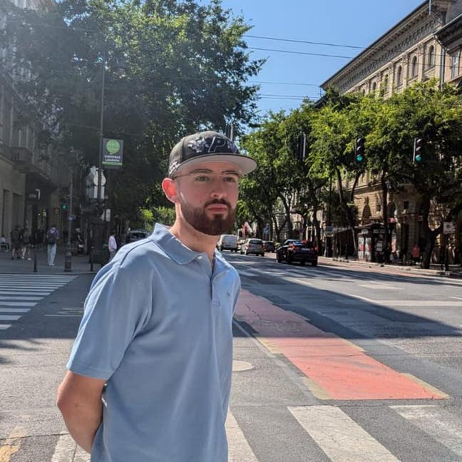 Looking for a room/ potential flat mate  Main Photo