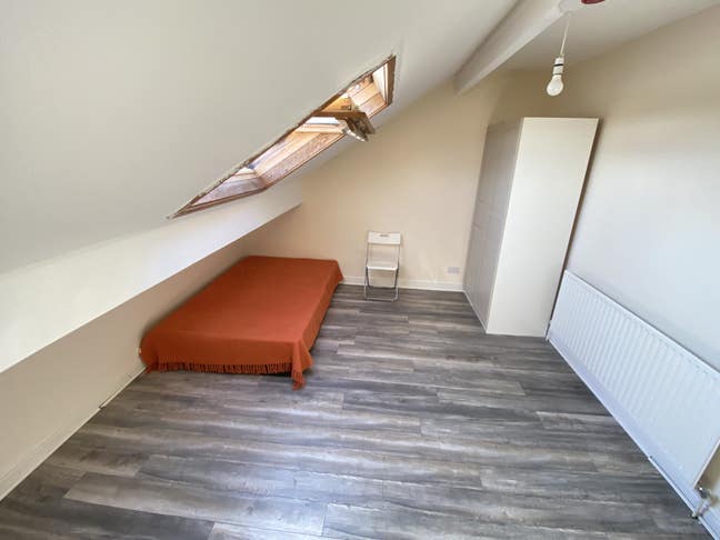 Available room for rent Main Photo