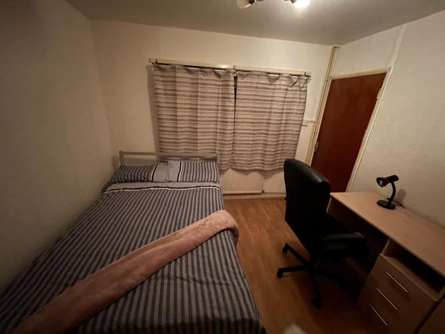 Double room close to Norbury Train Station Main Photo
