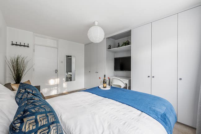 Available Now - Double Room with Lots of Storage  Main Photo