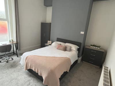 Pentillie House pro-House share ford park Rd Main Photo