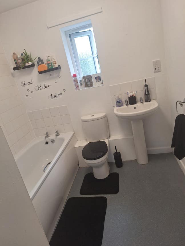 Lovely peaceful bungalow Main Photo