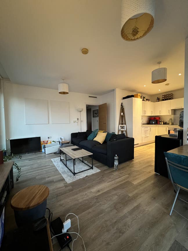 Apartment room - East Putney Main Photo