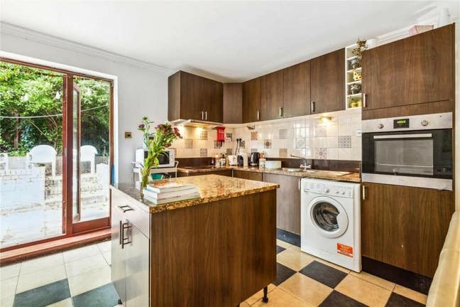 Spacious 4-Bed N8 Home – Bills Included, Groups OK Main Photo