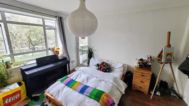 £990 IncBills L.Double/Balcony WhiteCity Impeiial Main Photo