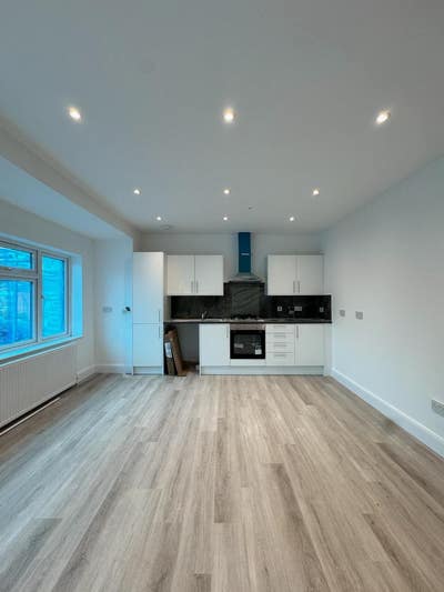 Superior quality room available in brand new flat  Main Photo