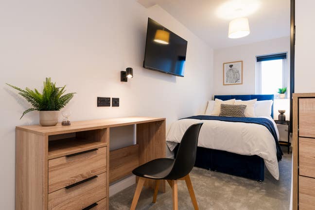 Stunning City Centre HMO on Wild Street. Main Photo