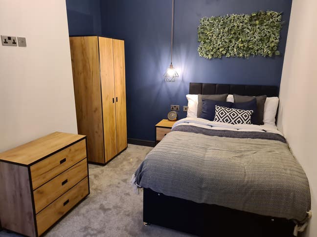 Modern en-suite rooms! First month rent half price Main Photo
