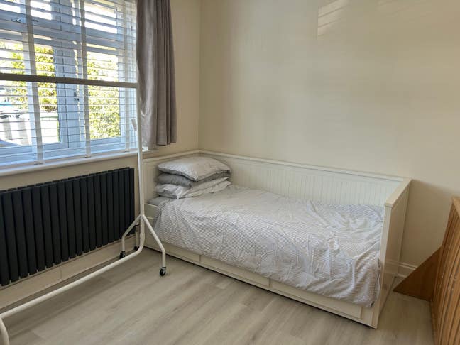 Lovely double room with en suite  Main Photo
