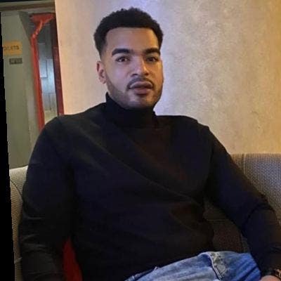 I am a professional male aged 39. I am lookin... Main Photo