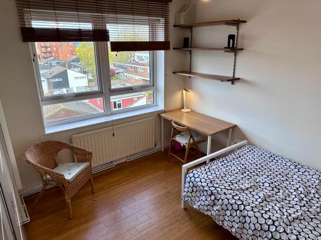 Furnished Double Room. All Bills Included. Zone 2 Main Photo