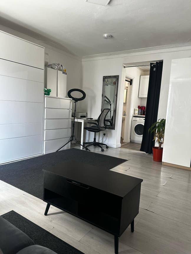 Studio flat  Main Photo