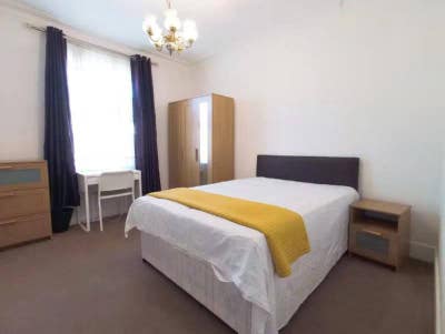 Spacious DR in house share, 5m  to Oval station Main Photo