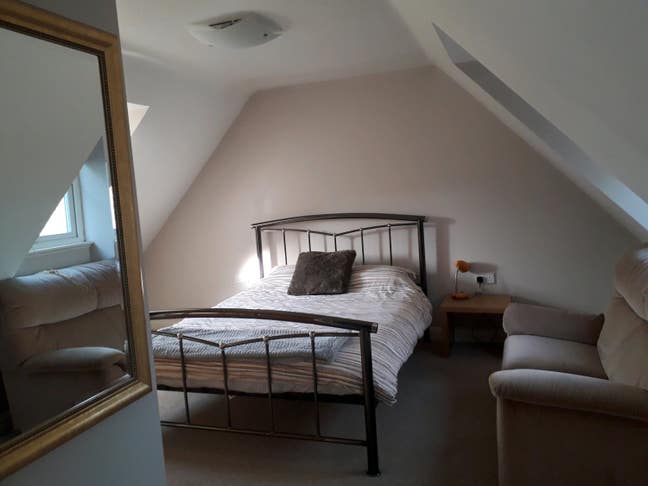 BH14 double ensuite room with parking  Main Photo