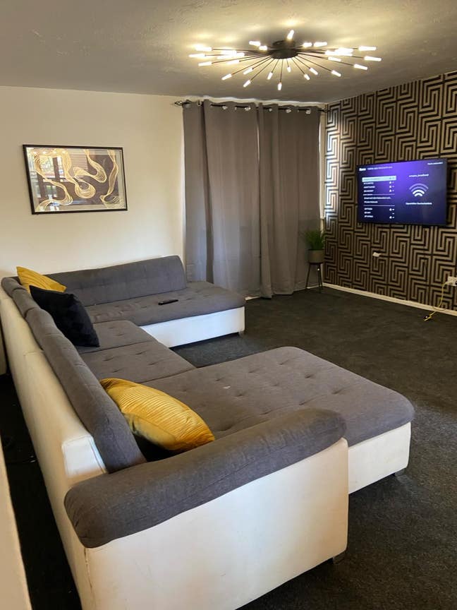 2 Bedroom Flat - MK Town Centre Apartment Main Photo