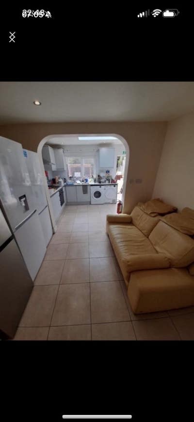 Two double rooms for rent 1/9/2025 n 5/8/2025 Main Photo
