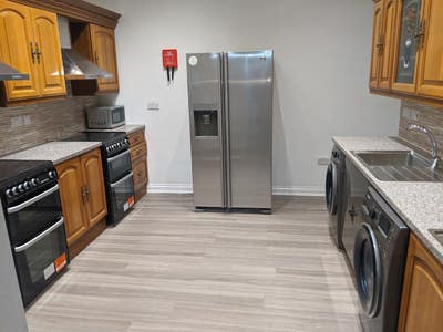 King Size Room with Private Bath with Bills  &pound;1050 Main Photo