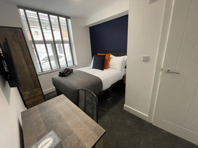 Luxury ensuite rooms close to BAE Main Photo