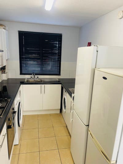 Double  room  available  now  -  Hayes  UB3 Main Photo