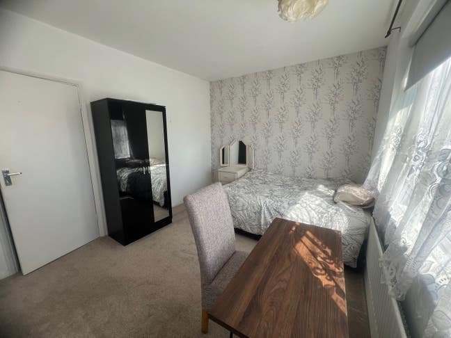 Room available in Kingston  Main Photo