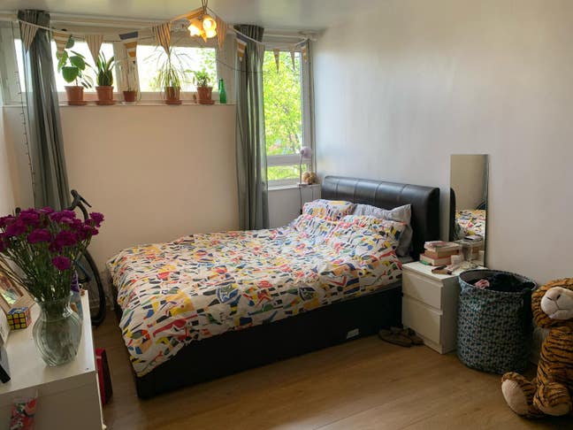 Hackney Central Double Bedroom Main Photo