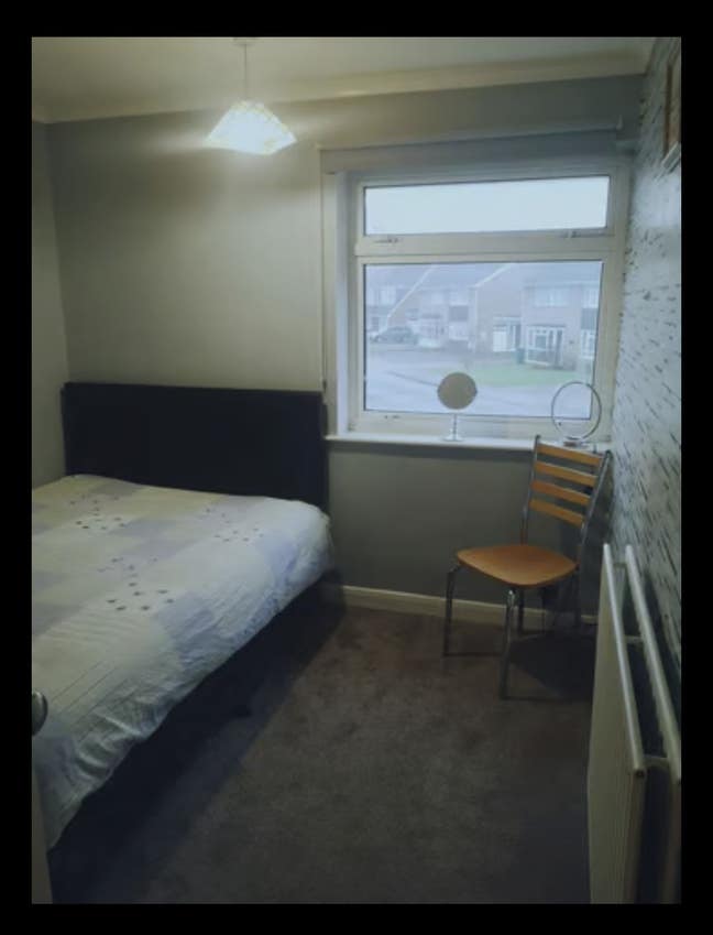 Small Double room to rent Crawley  Main Photo