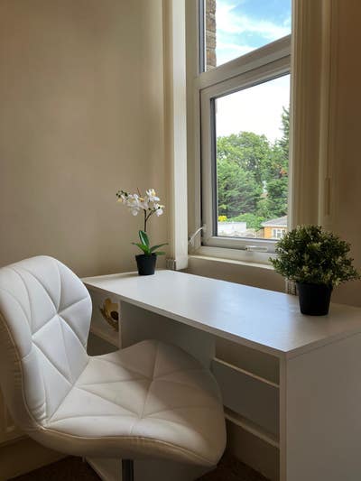 Perfect for professional and the Elizabeth line Main Photo