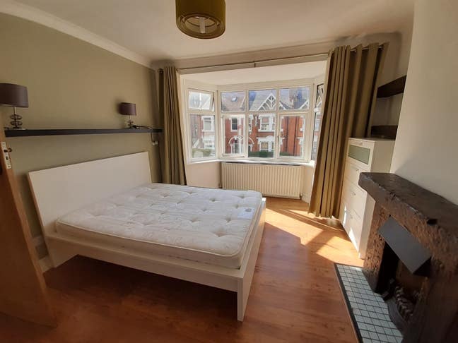 Spacious Double Room in Acton, Convenient Location Main Photo