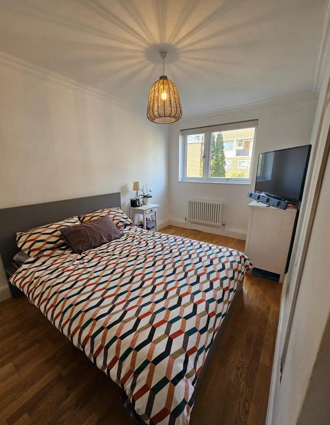 Spacious Room Available in Fulham – Bills Included Main Photo