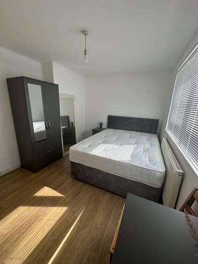Nice & Cosey King Bed Room  Main Photo