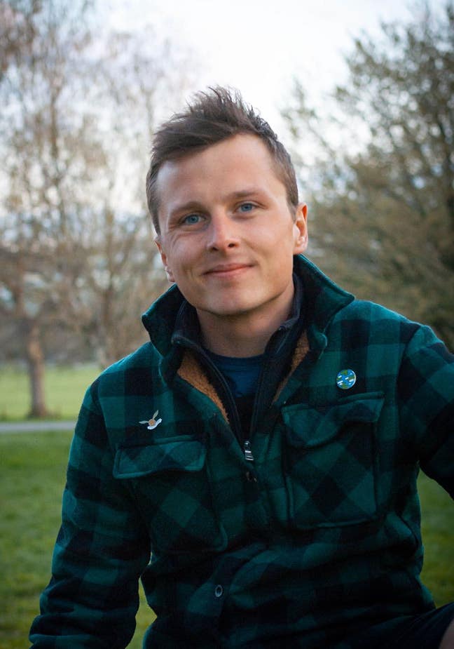 Looking for a friendly house share Main Photo