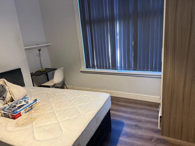 Double Room Available Main Photo