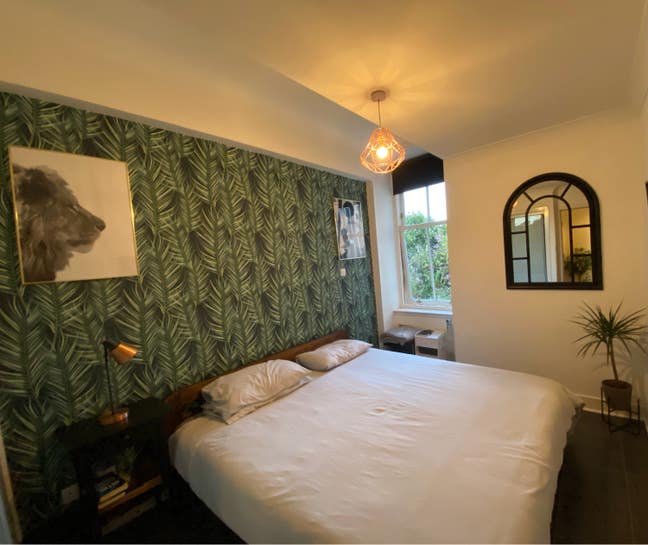 Double Bedroom in a Cosy 2-bed Flat Glasgow Green  Main Photo