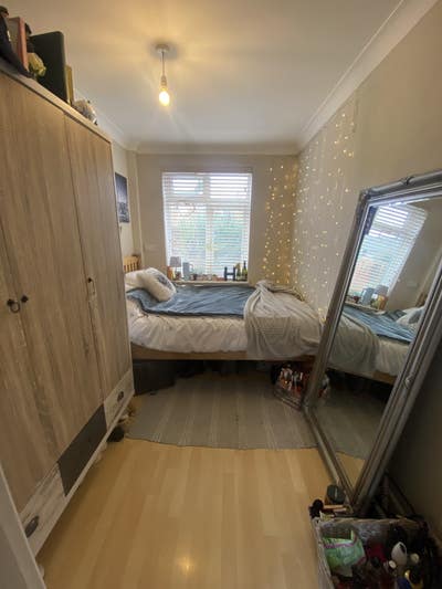 Small Double in Friendly House Share Main Photo